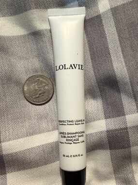🍄6$26 Lolavie perfecting leave in .75  NWT